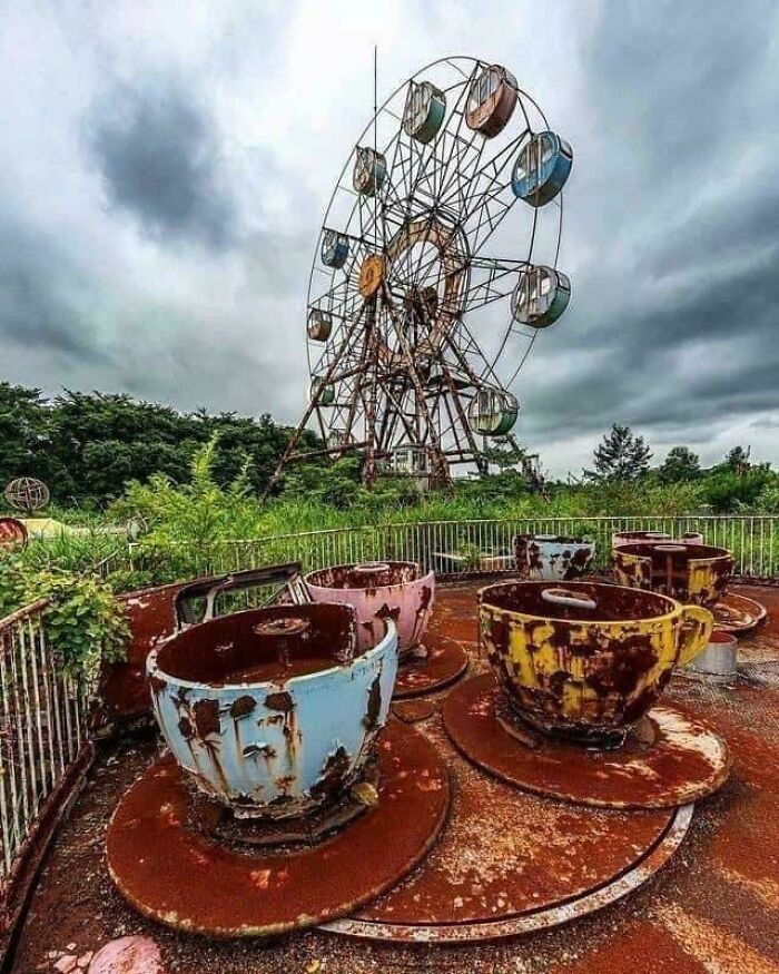 84 Fascinating Photos Of Abandoned Places Frozen In Time