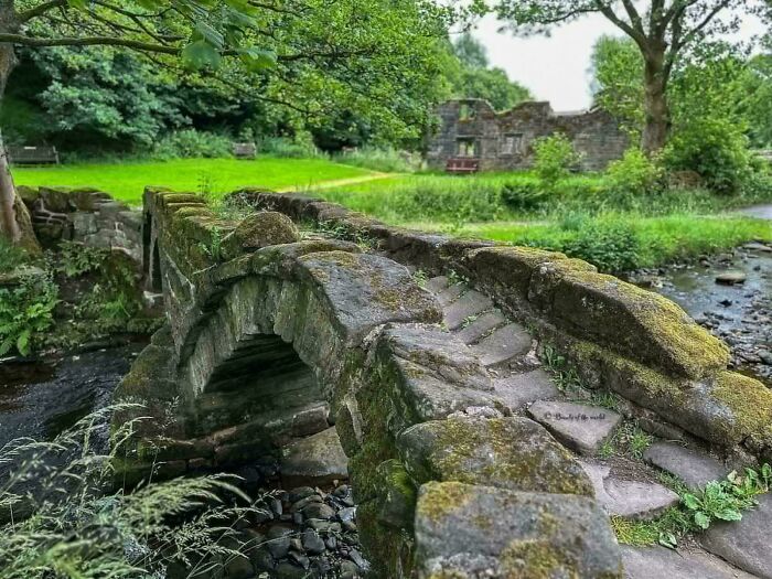 84 Fascinating Photos Of Abandoned Places Frozen In Time