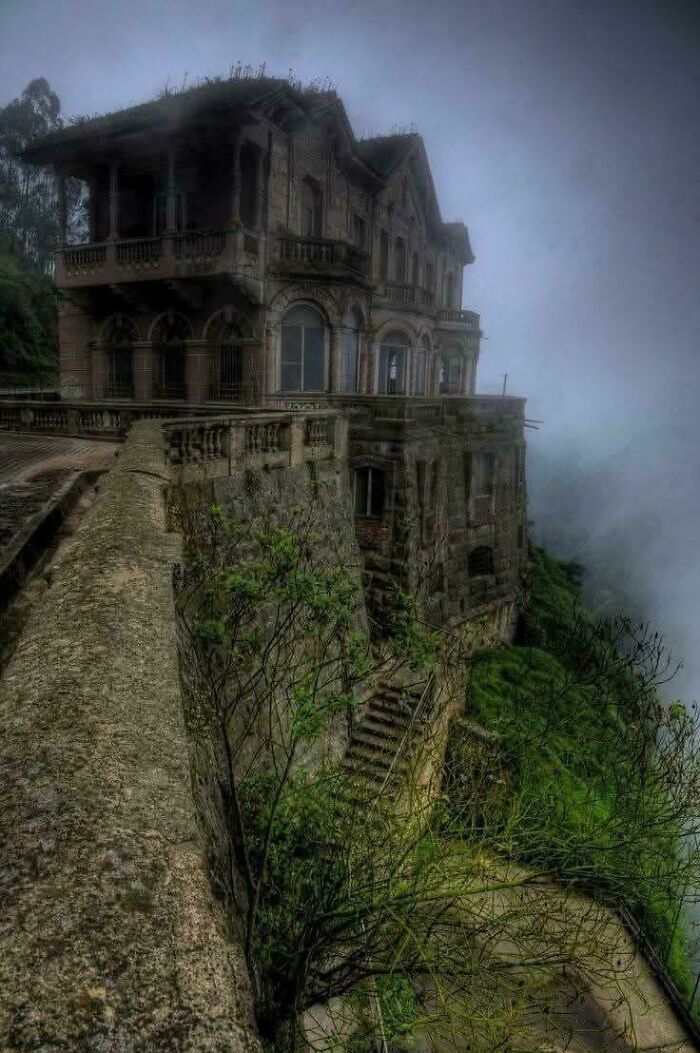 84 Fascinating Photos Of Abandoned Places Frozen In Time
