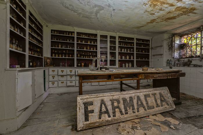 84 Fascinating Photos Of Abandoned Places Frozen In Time