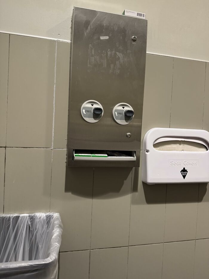 90 Times People Spotted A Face In An Everyday Thing And Just Had To Share (New Pics) 90 Times People Spotted A Face In An Everyday Thing And Just Had To Share (New Pics)