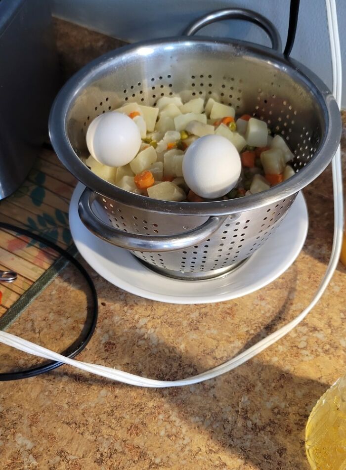 90 Times People Spotted A Face In An Everyday Thing And Just Had To Share (New Pics) 90 Times People Spotted A Face In An Everyday Thing And Just Had To Share (New Pics)