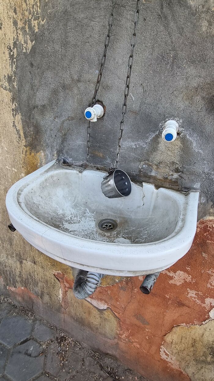 90 Times People Spotted A Face In An Everyday Thing And Just Had To Share (New Pics) 90 Times People Spotted A Face In An Everyday Thing And Just Had To Share (New Pics)