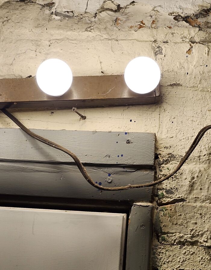 90 Times People Spotted A Face In An Everyday Thing And Just Had To Share (New Pics) 90 Times People Spotted A Face In An Everyday Thing And Just Had To Share (New Pics)