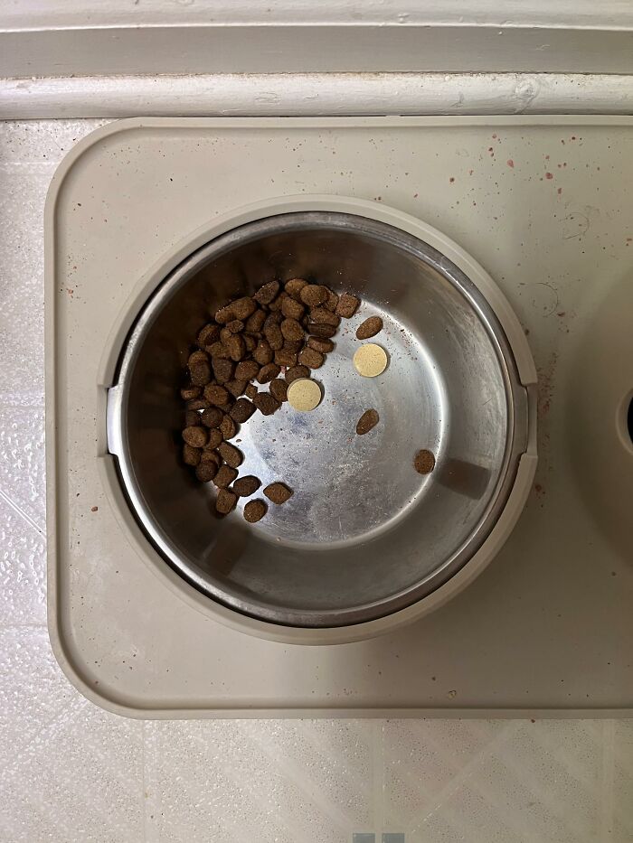 90 Times People Spotted A Face In An Everyday Thing And Just Had To Share (New Pics) 90 Times People Spotted A Face In An Everyday Thing And Just Had To Share (New Pics)