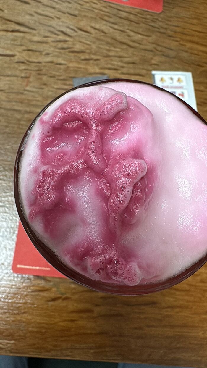 90 Times People Spotted A Face In An Everyday Thing And Just Had To Share (New Pics) 90 Times People Spotted A Face In An Everyday Thing And Just Had To Share (New Pics)