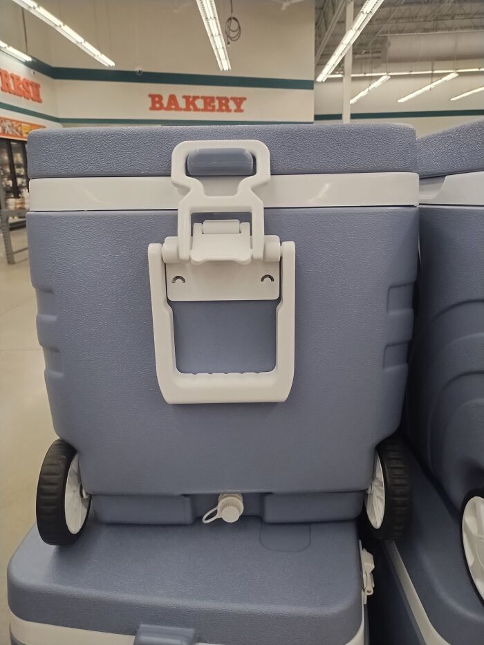 90 Times People Spotted A Face In An Everyday Thing And Just Had To Share (New Pics) 90 Times People Spotted A Face In An Everyday Thing And Just Had To Share (New Pics)