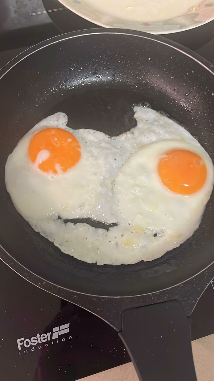 90 Times People Spotted A Face In An Everyday Thing And Just Had To Share (New Pics) 90 Times People Spotted A Face In An Everyday Thing And Just Had To Share (New Pics)