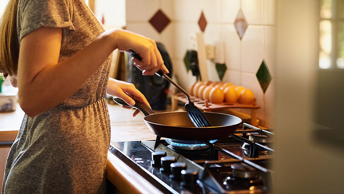 Family Demands Woman Make Separate Meals For Them: “Don’t Want To Eat What My Doctor Told Me” Family Demands Woman Make Separate Meals For Them: “Don’t Want To Eat What My Doctor Told Me”