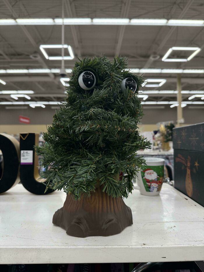 68 Wildly Questionable Thrift Store Treasures That Feel Like They Escaped Another Dimension