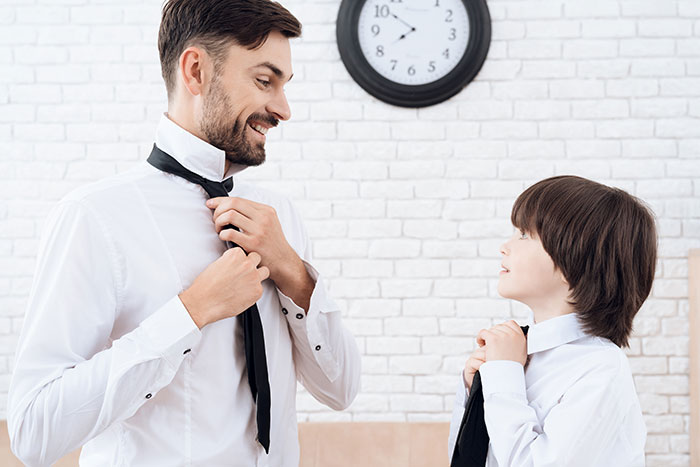 Workaholic Dad Always Picks Work Over Fam, Faces Loneliness As Kids Refuse To Visit Him In Hospital Workaholic Dad Always Picks Work Over Fam, Faces Loneliness As Kids Refuse To Visit Him In Hospital