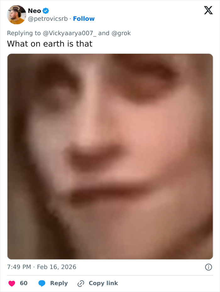 Woman’s “Strange Behavior” During White House Press Conference Goes Viral