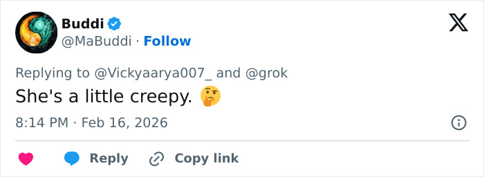 Woman’s “Strange Behavior” During White House Press Conference Goes Viral