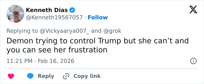 Woman’s “Strange Behavior” During White House Press Conference Goes Viral