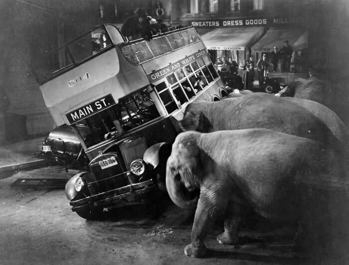 37 Of The Most Interesting Images Picked By The Decisive Moments Magazine (New Pics) 37 Of The Most Interesting Images Picked By The Decisive Moments Magazine (New Pics)