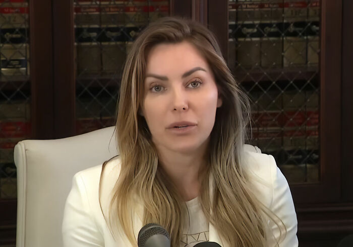 “Possibly Girls”: Hugh Hefner’s Widow Makes Bombshell Claim About The Playboy Founder “Possibly Girls”: Hugh Hefner’s Widow Makes Bombshell Claim About The Playboy Founder