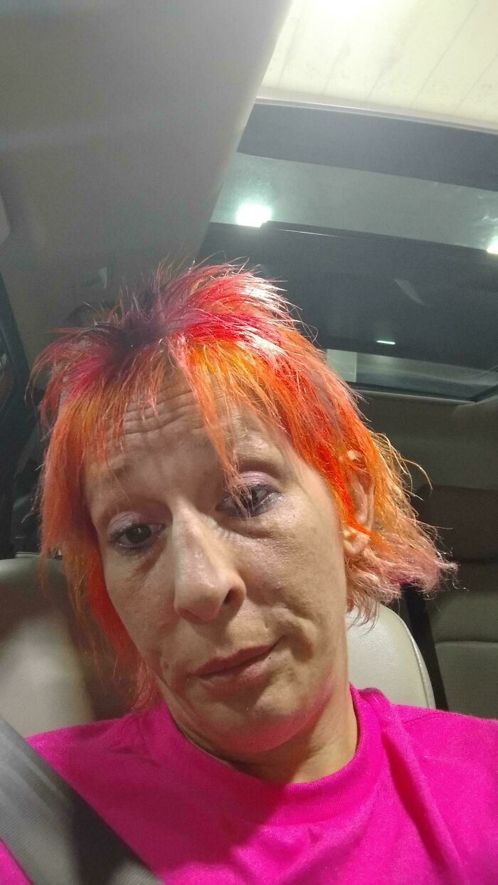 78 Tragic Hair Accidents That Might Make You Rethink Trusting A Hairstylist (New Pics) 78 Tragic Hair Accidents That Might Make You Rethink Trusting A Hairstylist (New Pics)