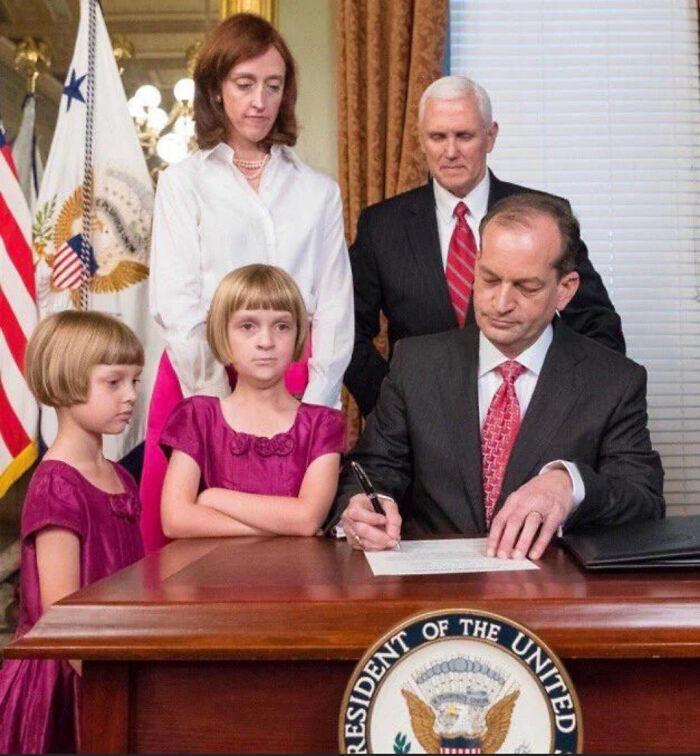 78 Tragic Hair Accidents That Might Make You Rethink Trusting A Hairstylist (New Pics) 78 Tragic Hair Accidents That Might Make You Rethink Trusting A Hairstylist (New Pics)