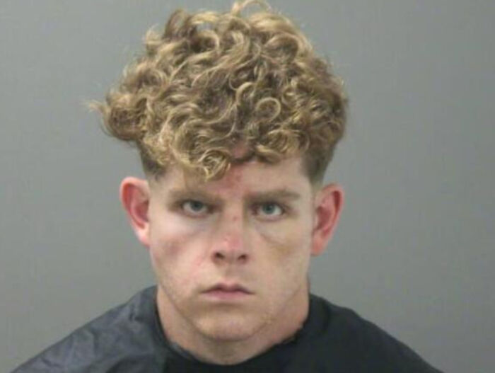 78 Tragic Hair Accidents That Might Make You Rethink Trusting A Hairstylist (New Pics) 78 Tragic Hair Accidents That Might Make You Rethink Trusting A Hairstylist (New Pics)