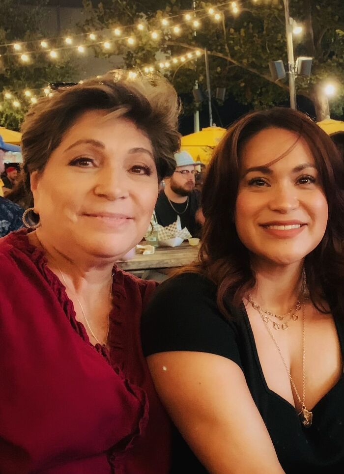 64 Parents Joined The Trend Of Sharing Photos With Their Kids That They Had Young