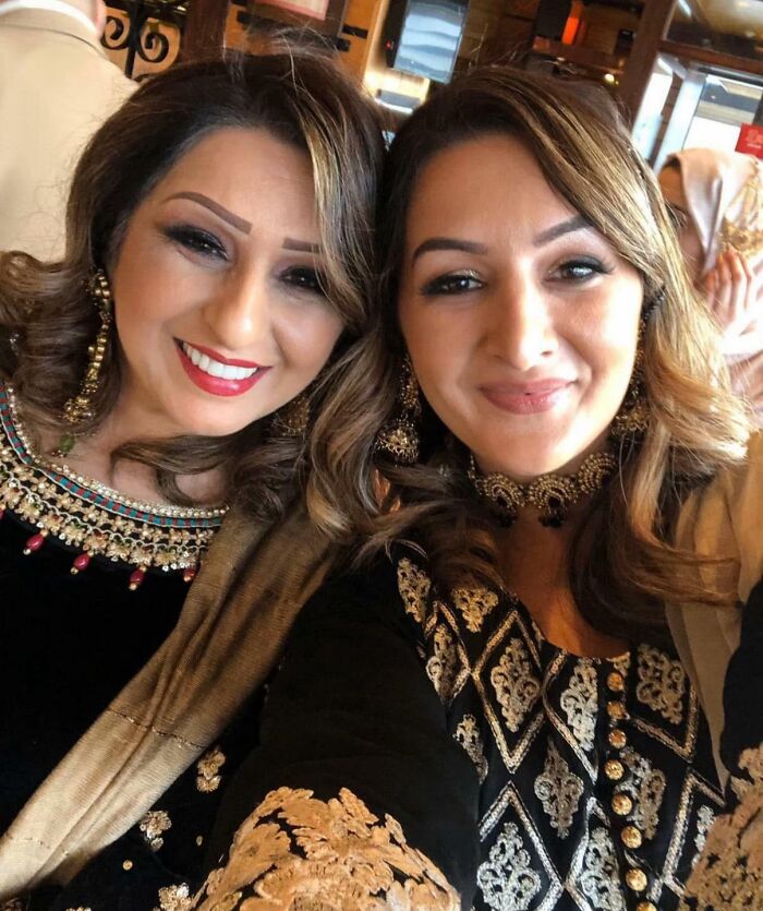 64 Parents Joined The Trend Of Sharing Photos With Their Kids That They Had Young