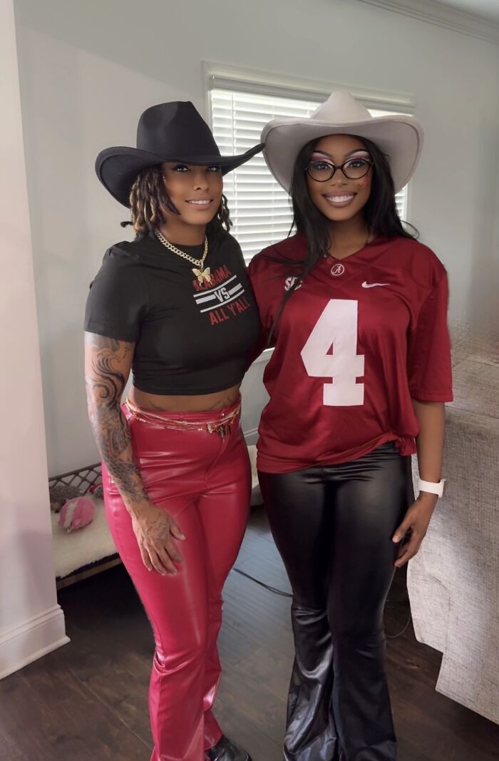 64 Parents Joined The Trend Of Sharing Photos With Their Kids That They Had Young