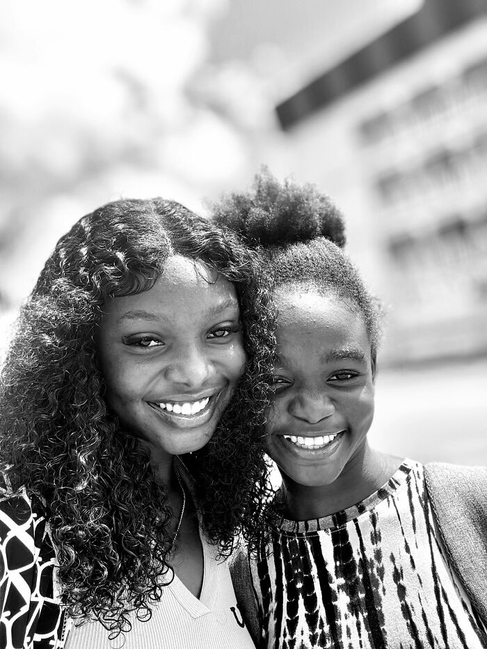 64 Parents Joined The Trend Of Sharing Photos With Their Kids That They Had Young