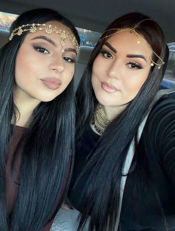 64 Parents Joined The Trend Of Sharing Photos With Their Kids That They Had Young