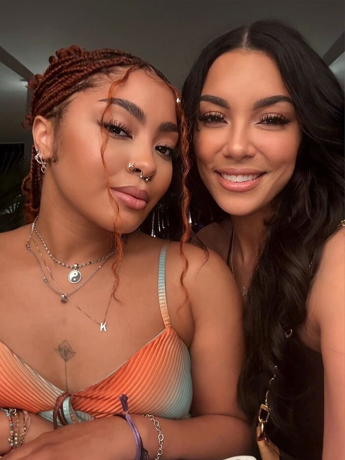 64 Parents Joined The Trend Of Sharing Photos With Their Kids That They Had Young