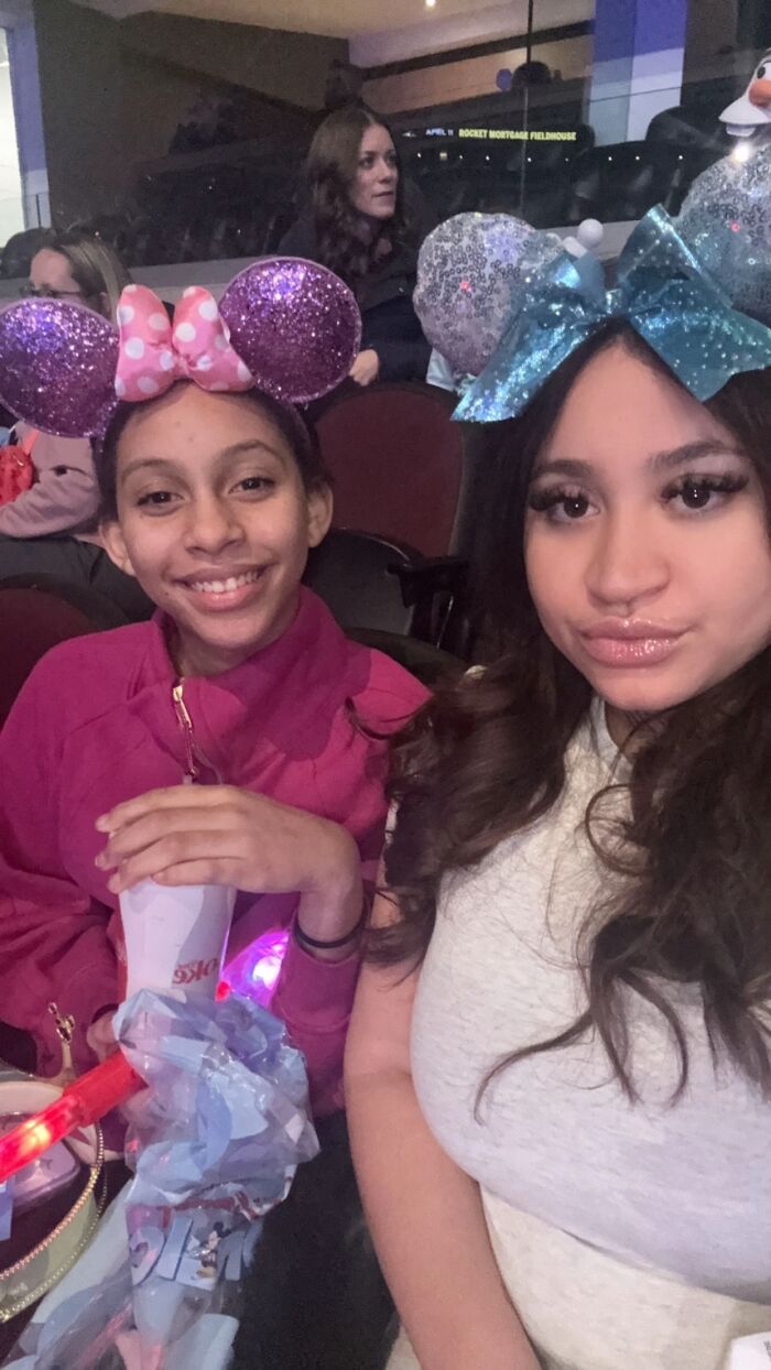 64 Parents Joined The Trend Of Sharing Photos With Their Kids That They Had Young