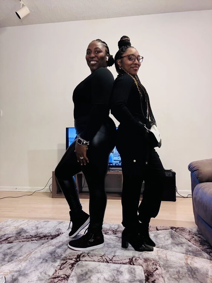 64 Parents Joined The Trend Of Sharing Photos With Their Kids That They Had Young