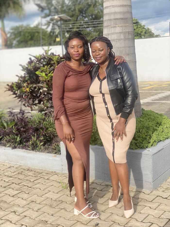 64 Parents Joined The Trend Of Sharing Photos With Their Kids That They Had Young