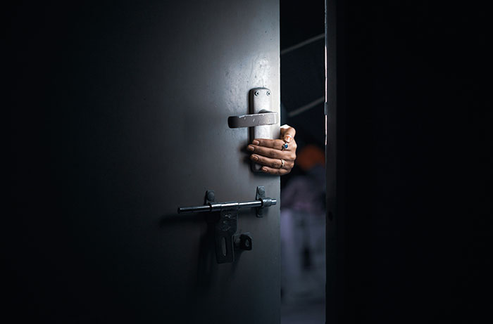 42 Men Share Their Traumatizing Experiences With Creepy Women