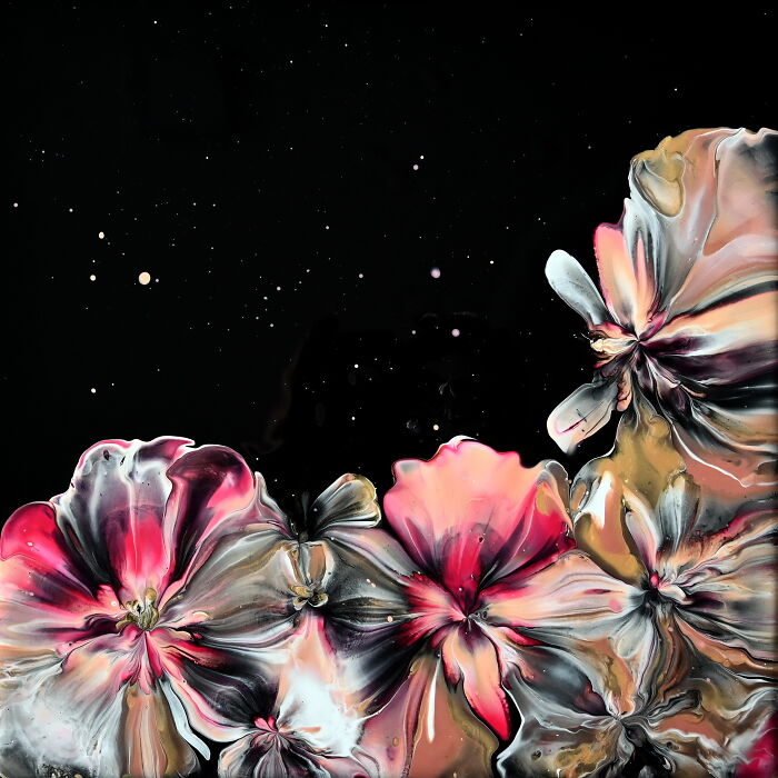 Painting With A Balloon: My Acrylic Pouring Technique For Beginners