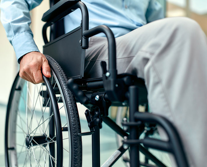 Doctors Break Down Commonly Ignored ALS Symptoms After Eric Dane&rsquo;s Hand Claim