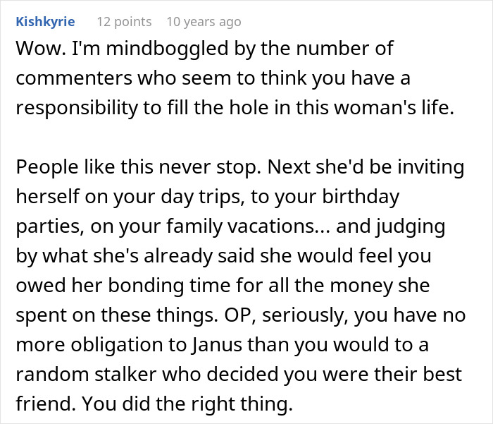 Woman Finds Biological Sister Wanting To Connect, Assumes She&rsquo;s Invited To Her Wedding