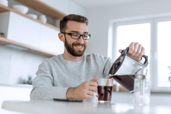 Coffee Snob Wife Rants About Hating Dark Roast, Mad As Hubby Reveals She&rsquo;s Been Drinking It Daily