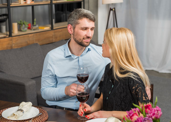 Half-Sis Shares She&rsquo;s Dating Older Guy, Woman Mortified After Learning He&rsquo;s Her Bio Dad