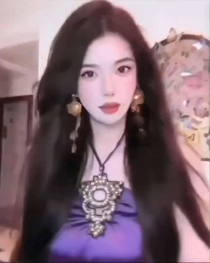 Filter Fail Costs Beauty Influencer 140,000 Followers As True Face Is Revealed