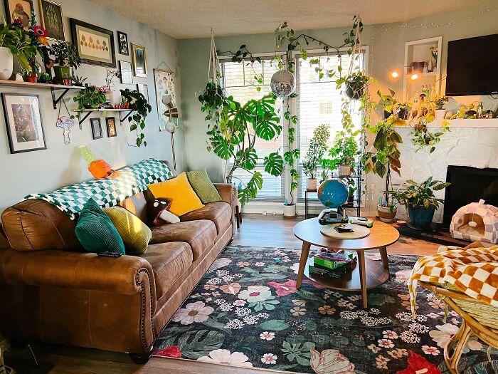 131 Times People Embraced ‘More Is More’ And Decked Out Their Homes (New Pics) 131 Times People Embraced ‘More Is More’ And Decked Out Their Homes (New Pics)