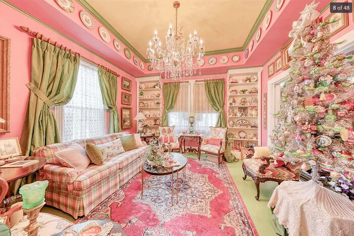 131 Times People Embraced ‘More Is More’ And Decked Out Their Homes (New Pics) 131 Times People Embraced ‘More Is More’ And Decked Out Their Homes (New Pics)