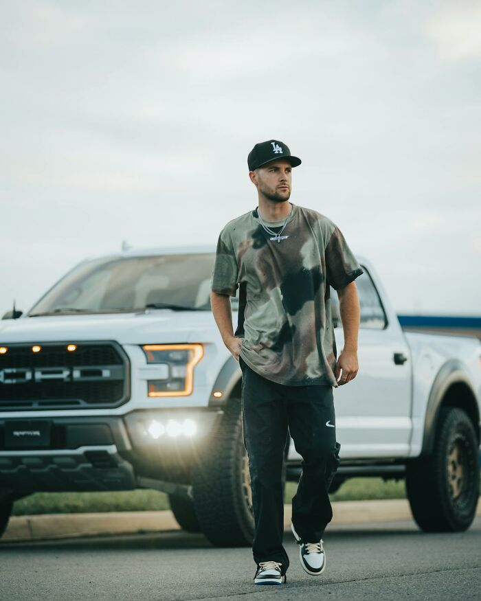 “Don&rsquo;t Disrespect Yourself Or Your Partner”: 62 Married Men Reveal How They React When They See A Hot Woman