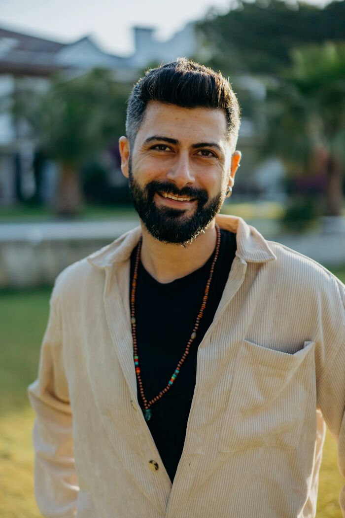 “Don&rsquo;t Disrespect Yourself Or Your Partner”: 62 Married Men Reveal How They React When They See A Hot Woman