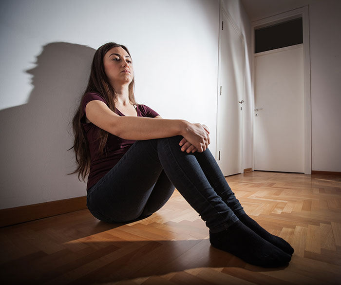 Man Can&rsquo;t Handle GF Doing Her Maid Of Honor Duties At Friend&rsquo;s Wedding, Shows His True Face