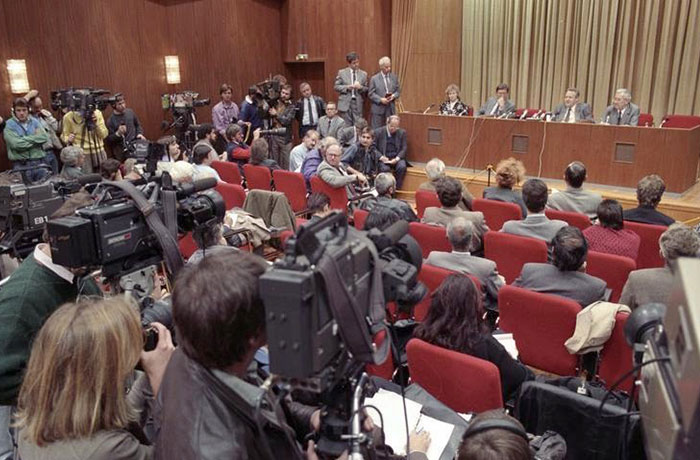 29 Powerful Photos From All Over The World