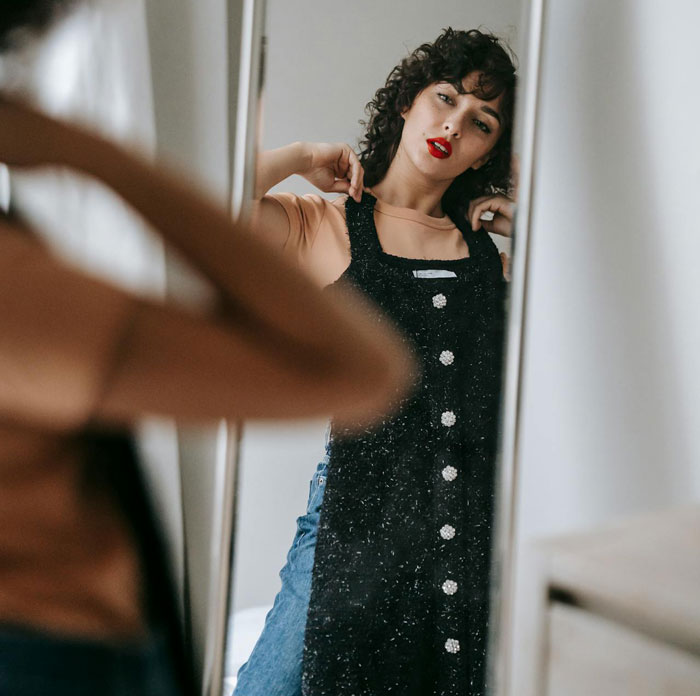 Woman Goes Berserk On Brother For Meddling With Her Parenting When Her Kids Called Him For Help