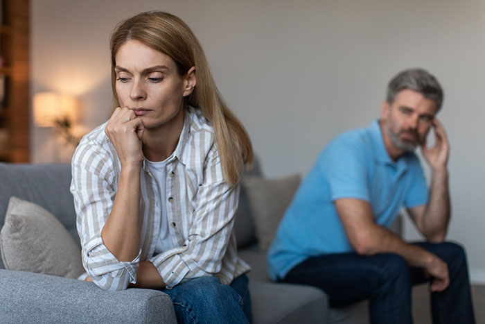 Woman Panics After Partner Who Makes 5x Her Salary Leaves Her Son Without A Ski Pass Woman Panics After Partner Who Makes 5x Her Salary Leaves Her Son Without A Ski Pass