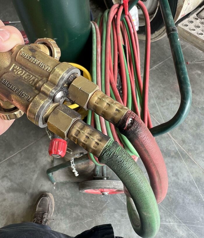 Some People Are Just Too Selfish And Stupid To Work With Others As These 49 Photos Show (New Pics)