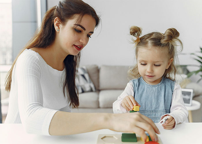 Teen Refuses To Become Boyfriend&rsquo;s Mom&rsquo;s Free Babysitter After She Has Her 10th Baby