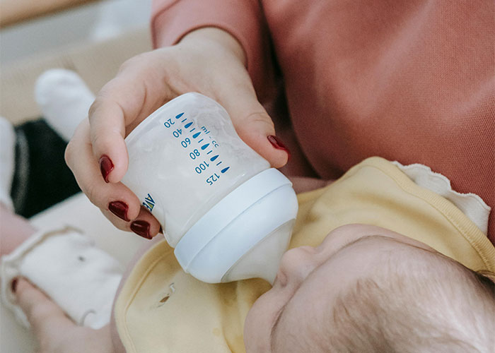 Teen Refuses To Become Boyfriend&rsquo;s Mom&rsquo;s Free Babysitter After She Has Her 10th Baby